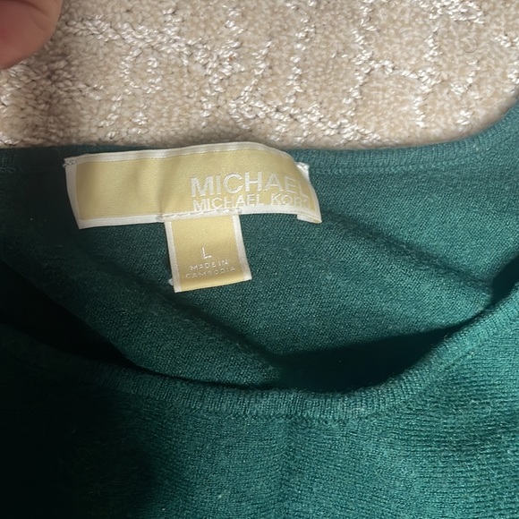 Micheal Kors 3/4 sleeve sweater in Forest Green. - Picture 2 of 3